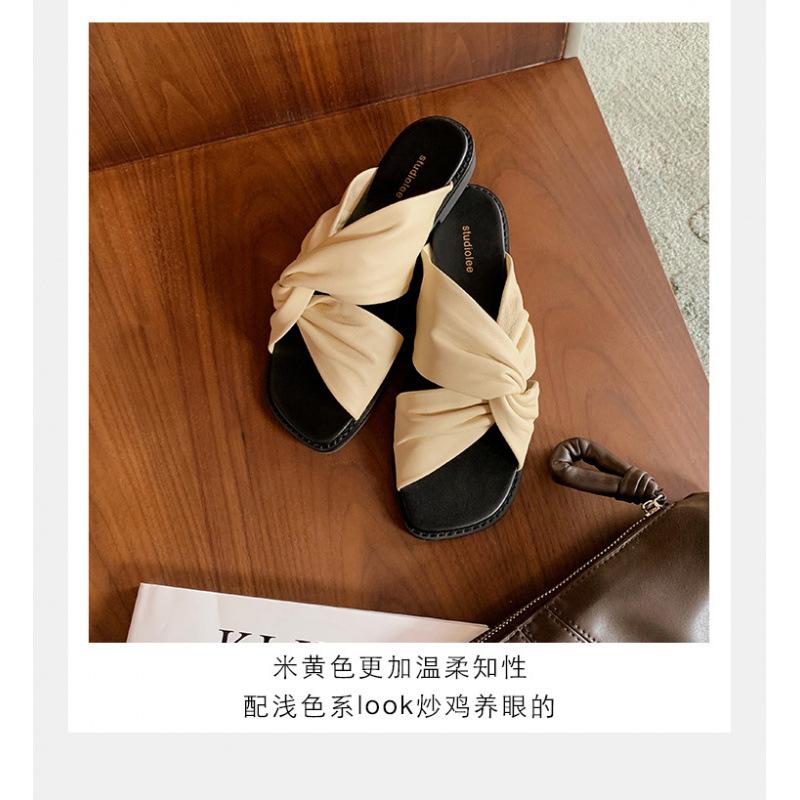 Soft~ Huge Comfortable Soft Skin Pleated Kink Versatile Square Head Cloud Half Slippers