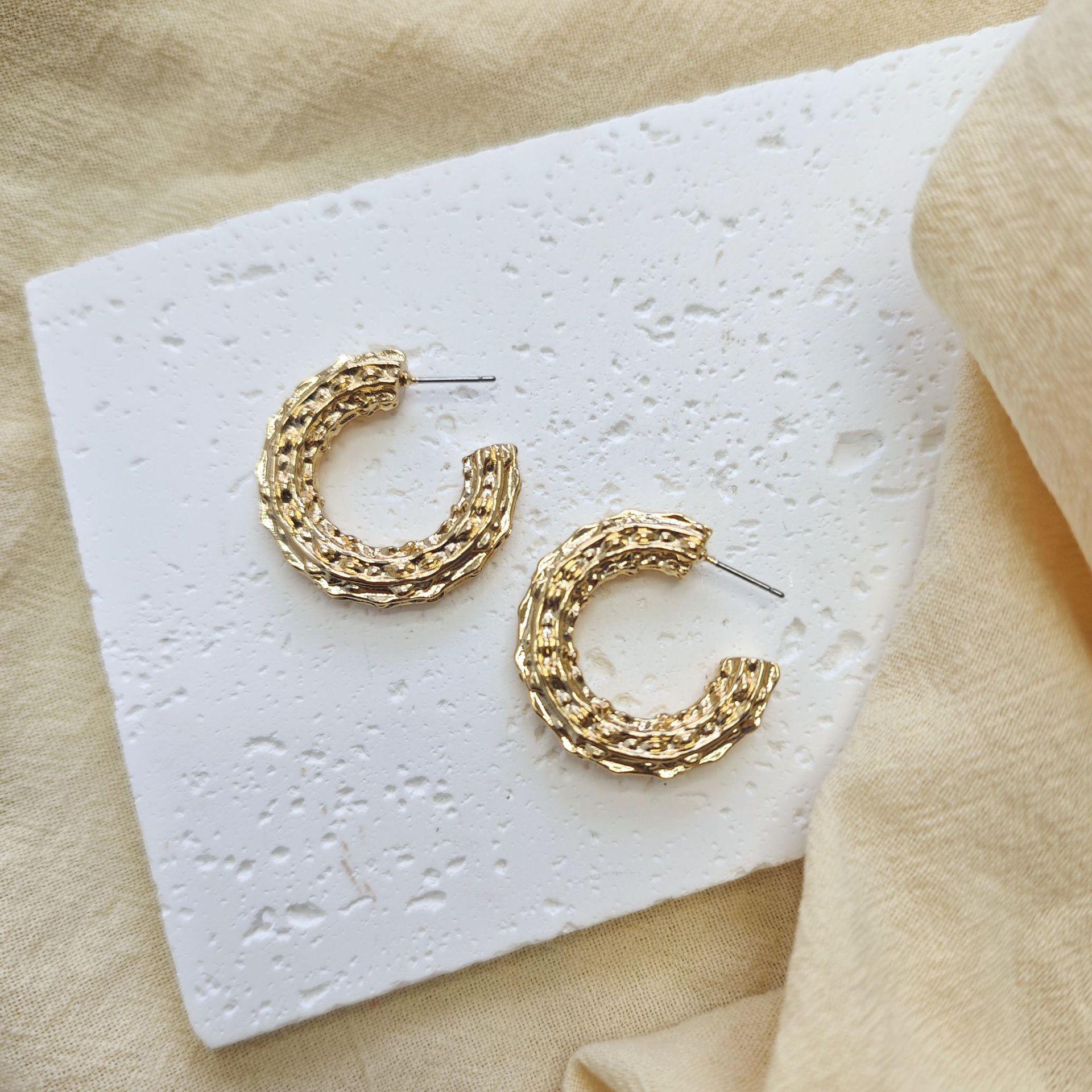 Elegant European Gold Embossed C-Shaped Stud Earrings for Women