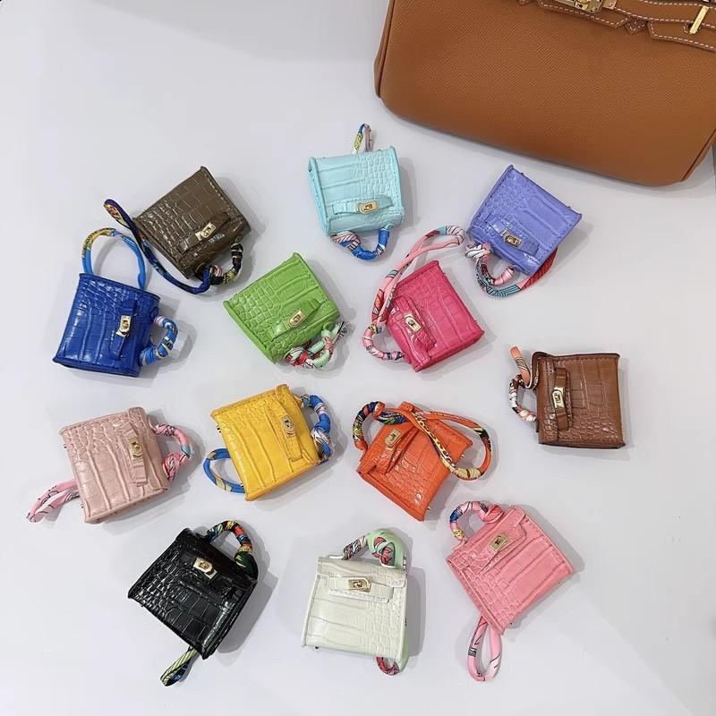 Mini Kelly bag pendant, crocodile pattern leather, cute miniature bag pendant, high-end car keychain, car pendant.