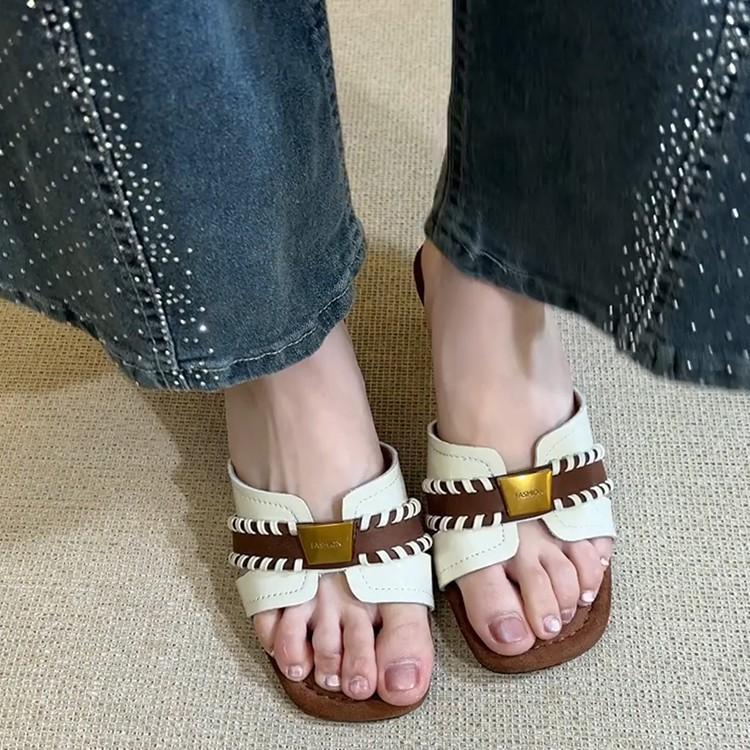 French high-end square head woven thick heel cool slippers women's summer leather metal buckle open toe wear one-word cool slippers