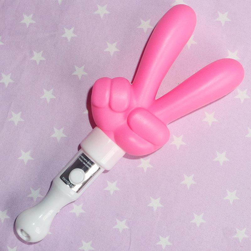 Light-Up Heart & Pentagram Glow Stick with Sound Shaker for Creative Activities