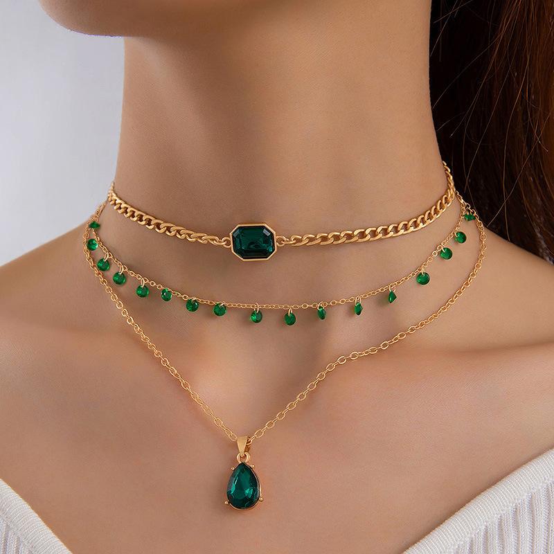 Emerald Gem Temperament Versatile Multi-layer Bow Necklace, Light Luxury Diamond-set Love Flower Necklace