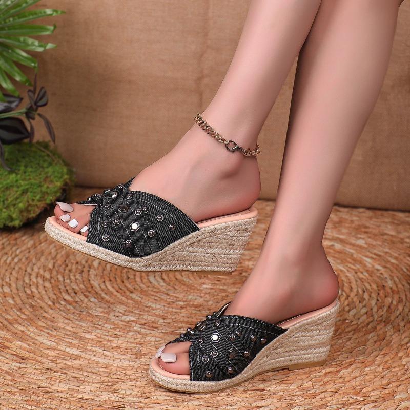 Fashion Summer New Women Fashion Sandals Comfortable Sport Sandals Open Toe Non-Slip Cut Out Soft Female Wedges Slippers Plus Size 42