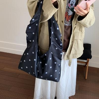 2025 Autumn New Polka Dot Korean Niche Armpit Bag Lightweight and Fashionable Commuter Large Capacity Shoulder Bag Tote Bag