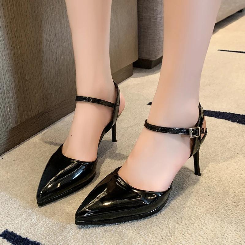 Fashion 2024 New Fashion Solid Color Buckle Comfortable Single Shoes Pointed Toe Workplace Banquet Women's Shoes One-line Buckle