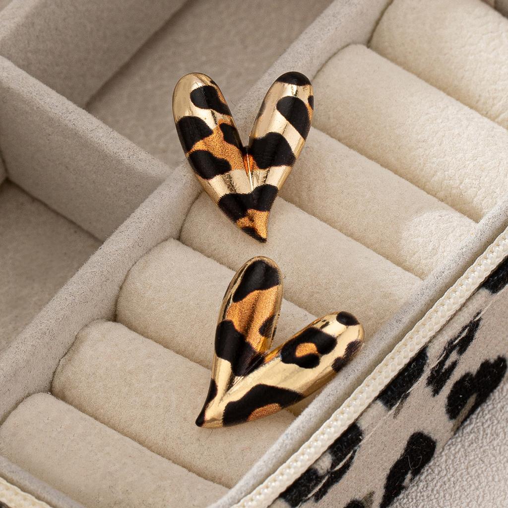 New Creative Leopard C-Shaped Earrings for Women Ladies Light Luxury Temperament Metal Stud Earrings Party Jewelry Accessories