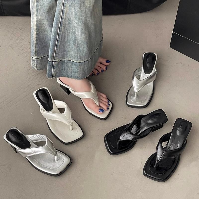 Thick-heeled flip-flops in the spring and summer of 2025, white and cool slippers, large-size sandals, women's tide pinch feet trend