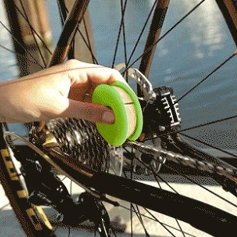 Bike Chain Lubricator Bike Chain Oiler Lubricating Disc Bicycle Maintenance Tool Cycling Gear Roller Lubricant Bike Accessories