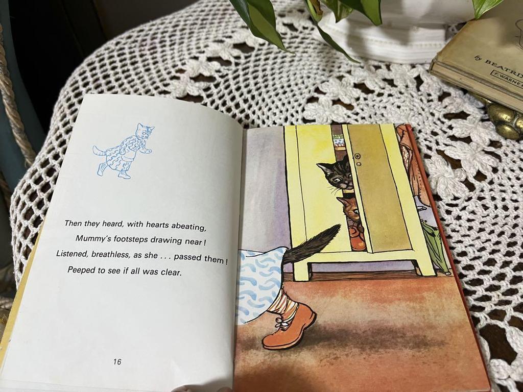 [USED] British Picture Book SMOKE and FLUFF