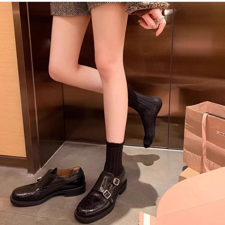 Su Yinyin has the same modern tone~ retro round head carved buckle with thick heel Oxford loafer single shoes women's small leather shoes