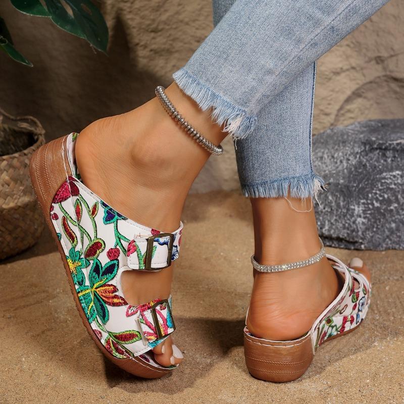 Fashion Women Slippers Wedge Outdoor Fashion Beach Shoes 2025 Summer Buckle Comfortable Anti Slip Flower Trendy Slippers Chanclas Mujer