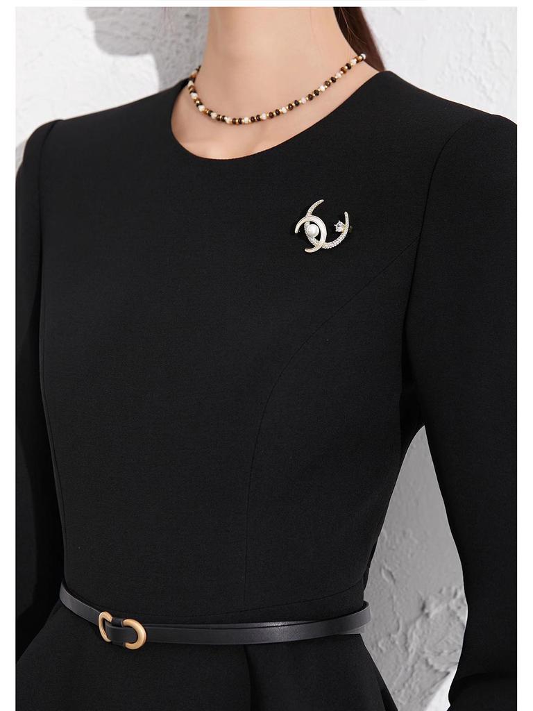 Aishangchen Autumn 2024 Women's Fashion Suit - High-End Slimming Two-Piece Set for a Sophisticated Look.