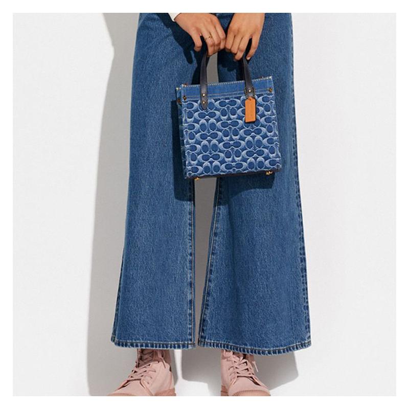 COACH Field 22 water ripple champagne denim fabric tote bag tote bag shopping bag hand crossbody shoulder bag medium size women's navy blue