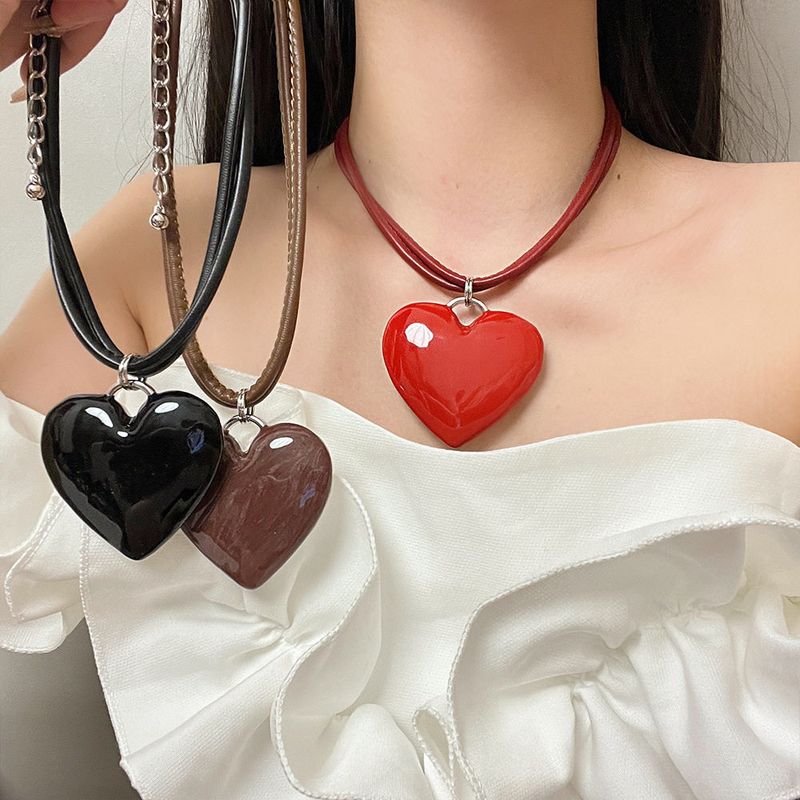 Fashion Retro Red Big Heart Leather String Necklace Female Special Interest Light Luxury Fancy Clavicle Chain Sweet Cool All-Match Necklace