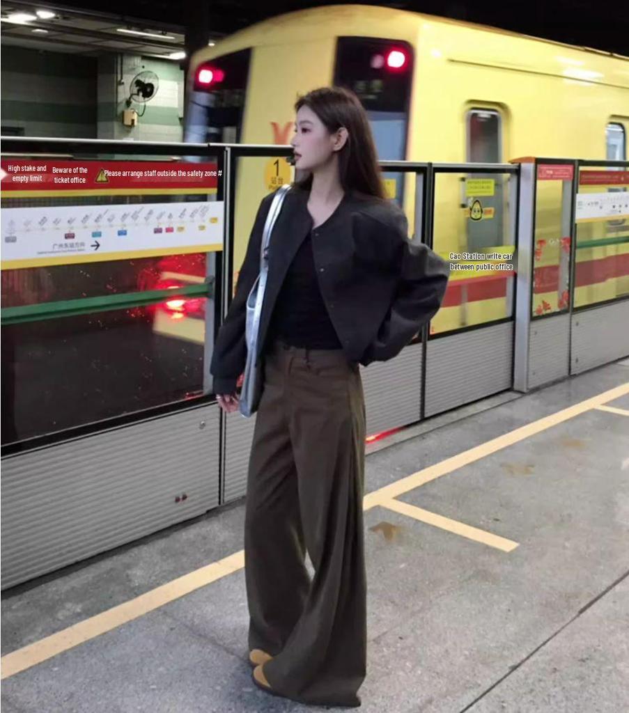 Petite Women's Khaki Short Baseball Jacket - Casual Loose Fit for Autumn and Winter