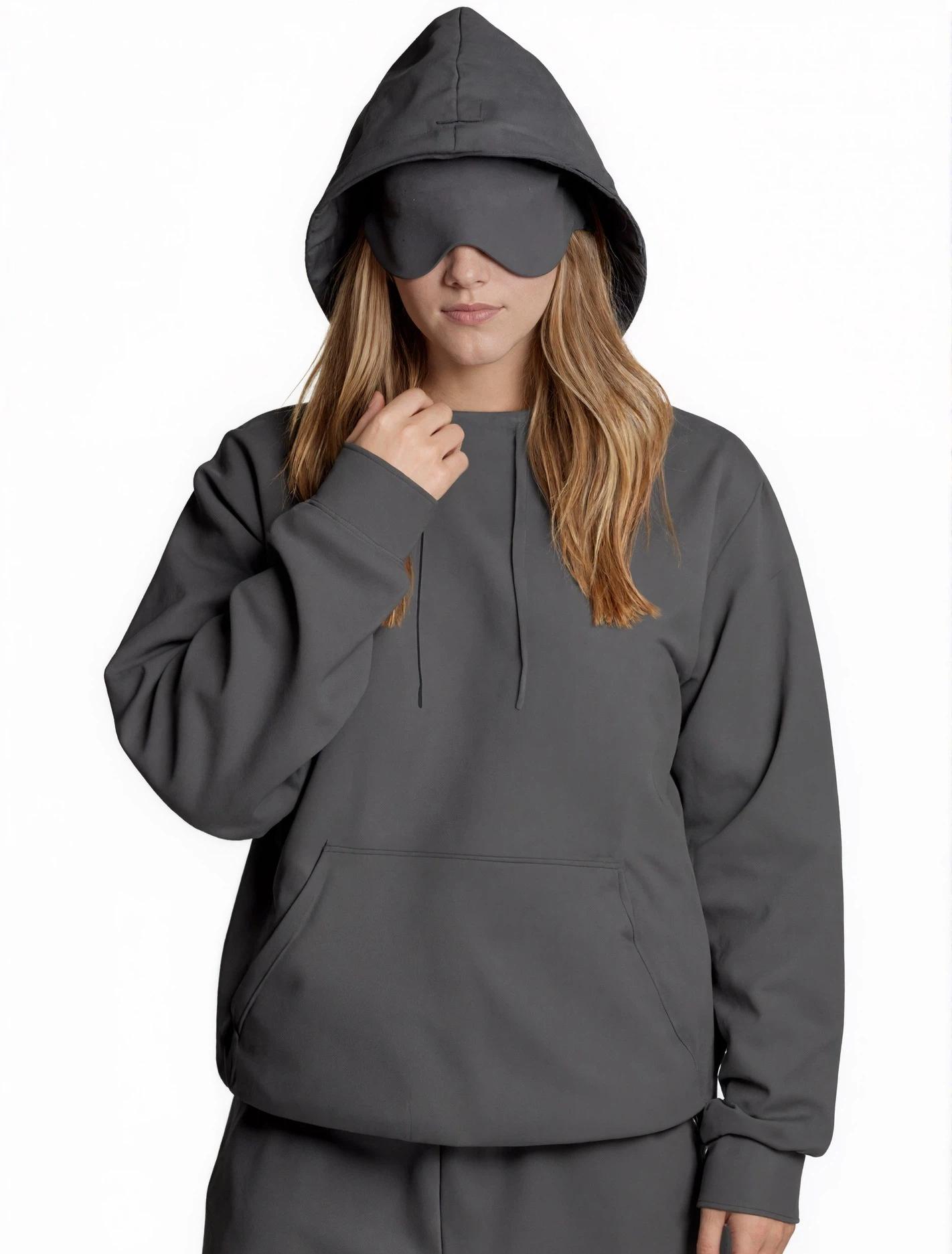 Женское зимнее худи с карманом маской для глаз и принтом для путешествий S серый 2790₽