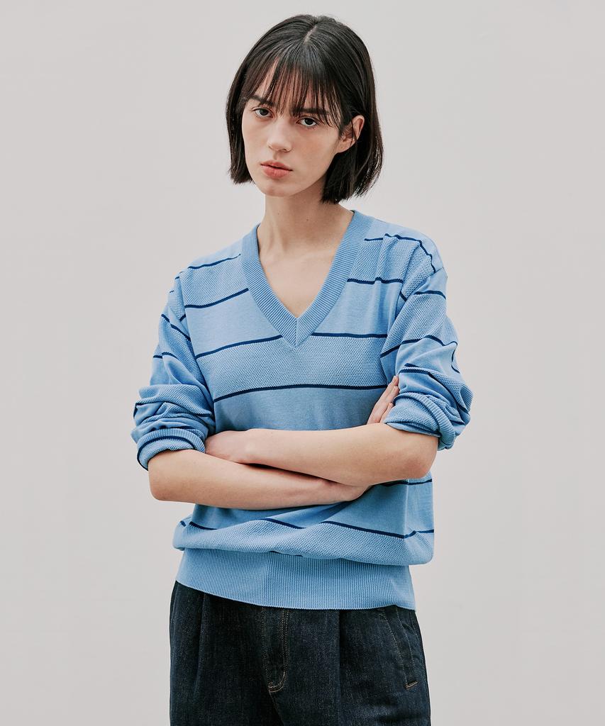 Beullaengkeulumumeon Striped V-Neck Knit_Blue