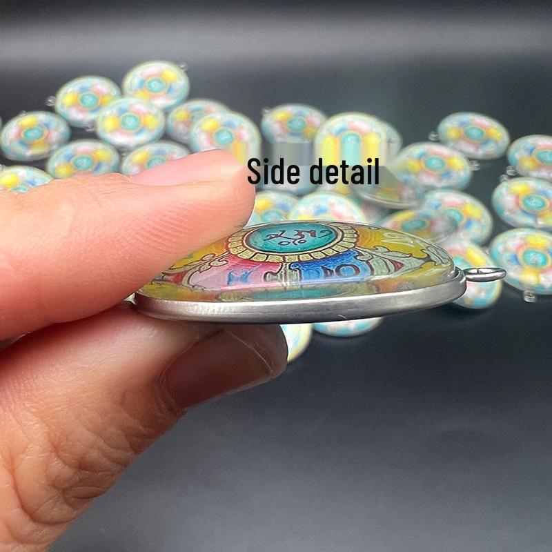 30mm Single-Sided Pendant: Good Luck Charm for Continuous Blessings, Wear for Auspicious Prayers.