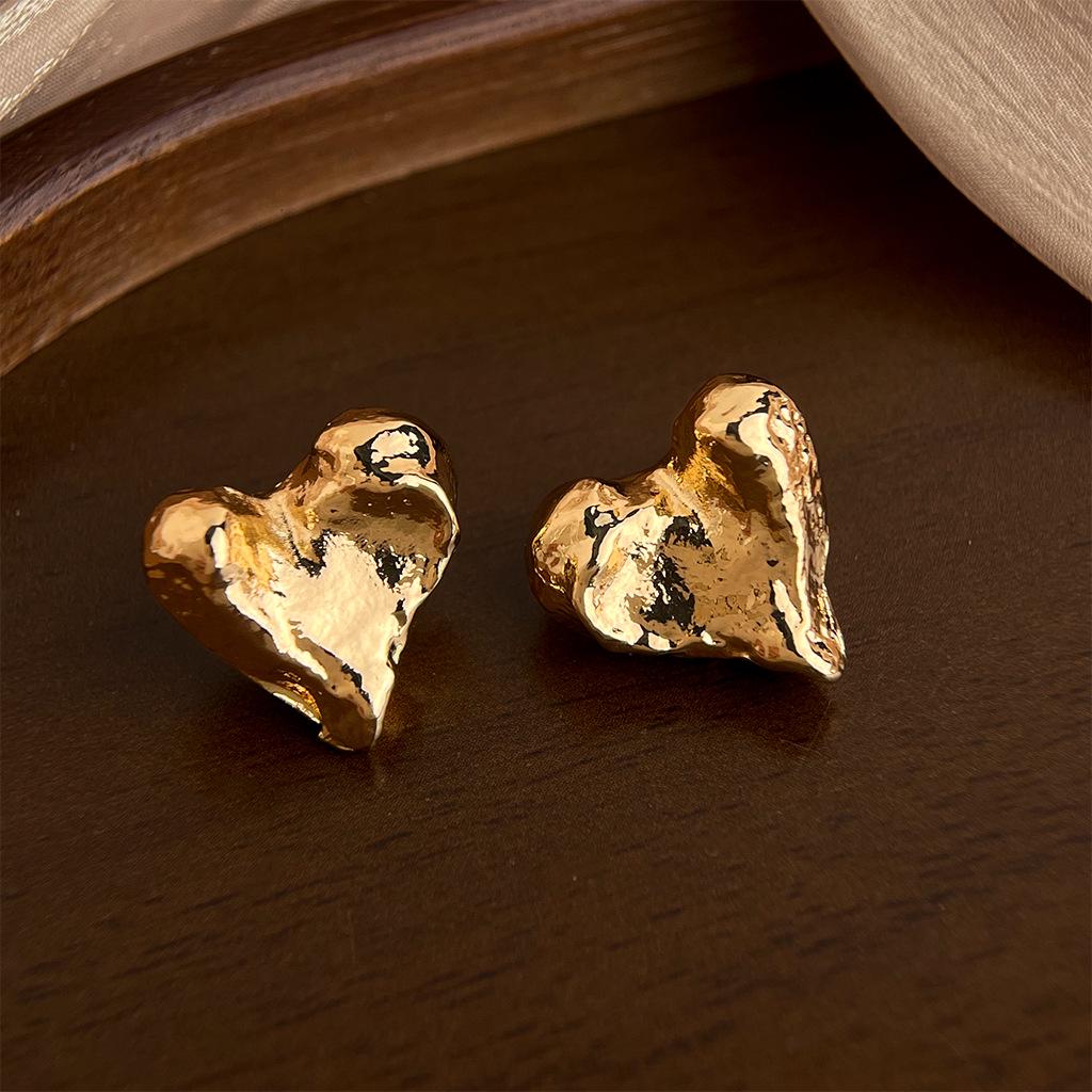 925 Silver Irregular Heart Stud Earrings - Exaggerated, High-end, Versatile
