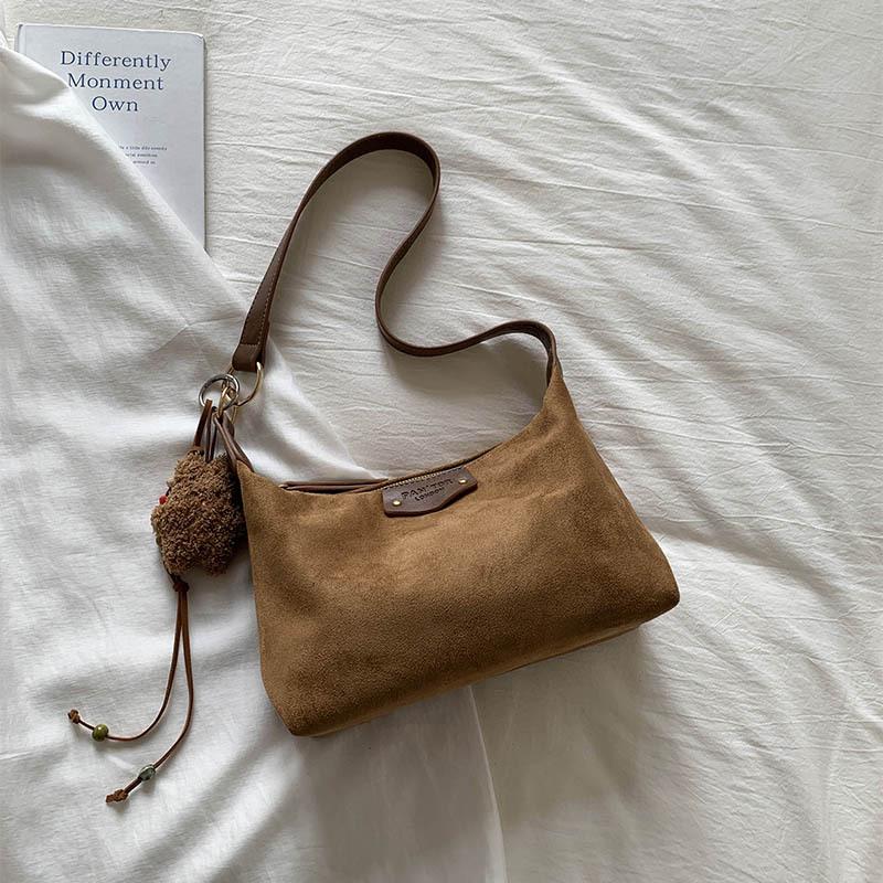 

Университетский класс простой модный зарубежный стиль высокая ценность сумка через плечо женская 2025 осень новая большая вместимость сумка-тоут коричневый