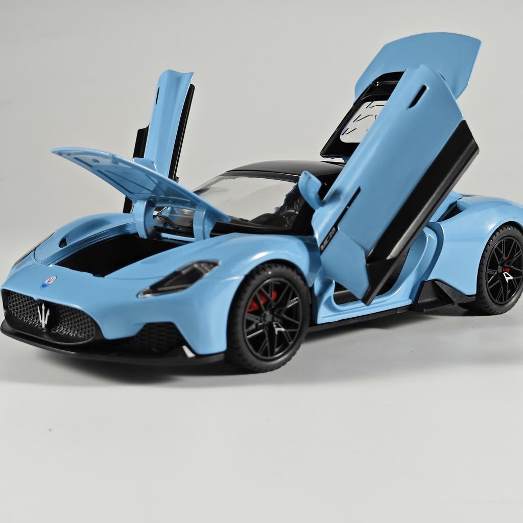 Diecast 1/22 Maserati MC20 Super Sports Car Alloy Model Sound & Light Pull Back Toy Boy Sports Car Toy Birthday Present for Kid