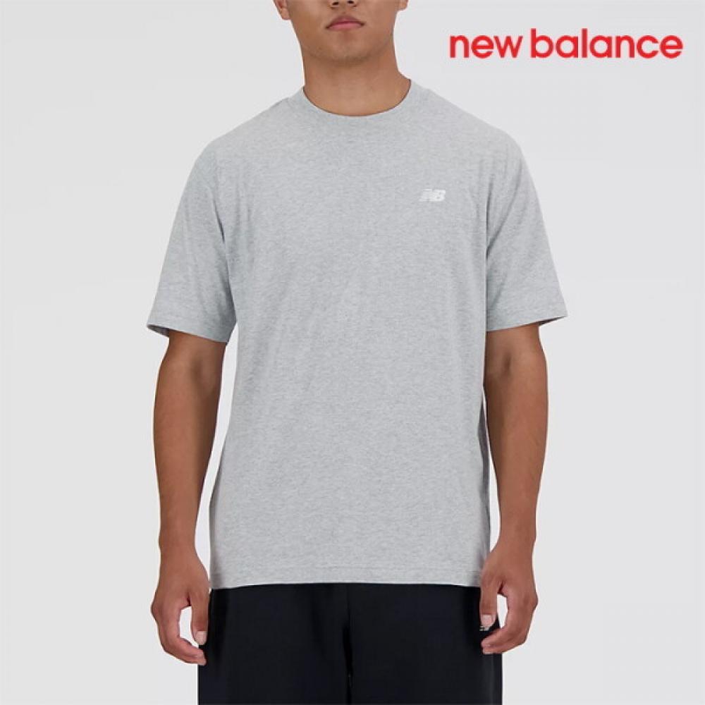 

New Balance SporTs EssenTial ShorT Sleeve T shirT mT41509 FREE/XL