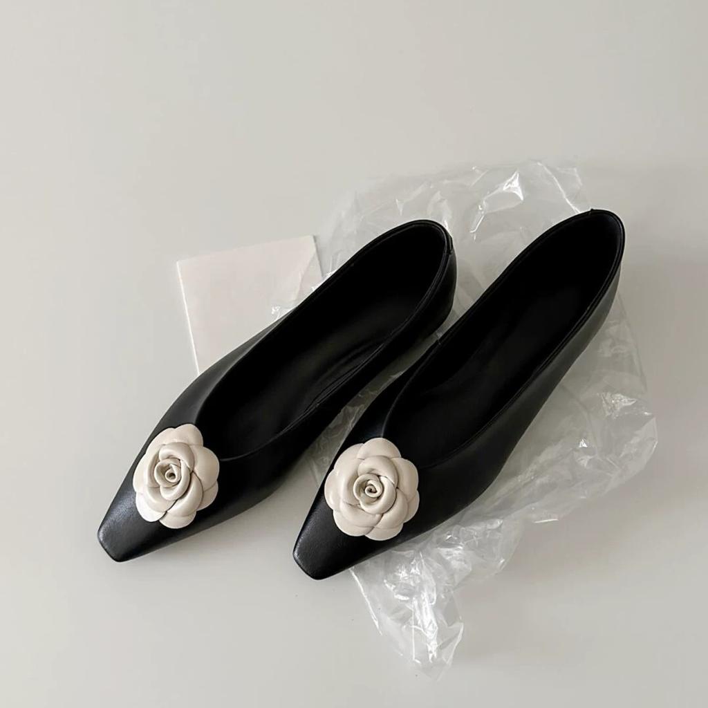 Leather Small Fragrant Wind Camellia Small Square Head Shallow Mouth Single Shoes Women's 2025 Spring and Summer New Versatile Ladyshoes Flat Shoes