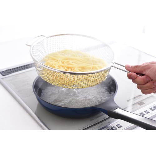 Exquisite Mesh Colander with Handle for Easy Draining A-77729