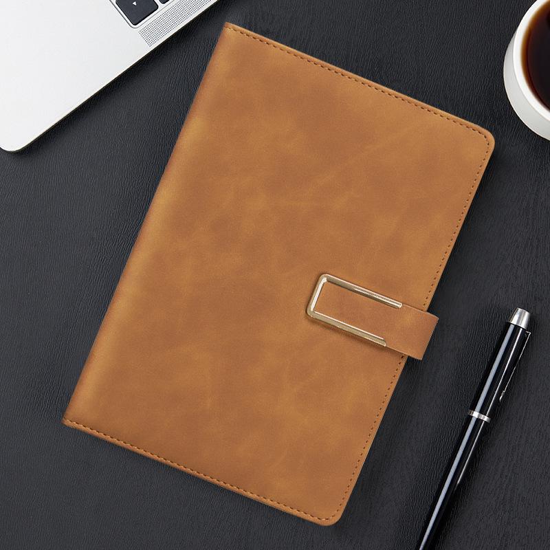 Maßgeschneidertes Business-Notizbuch aus weichem Leder mit Stifthalter