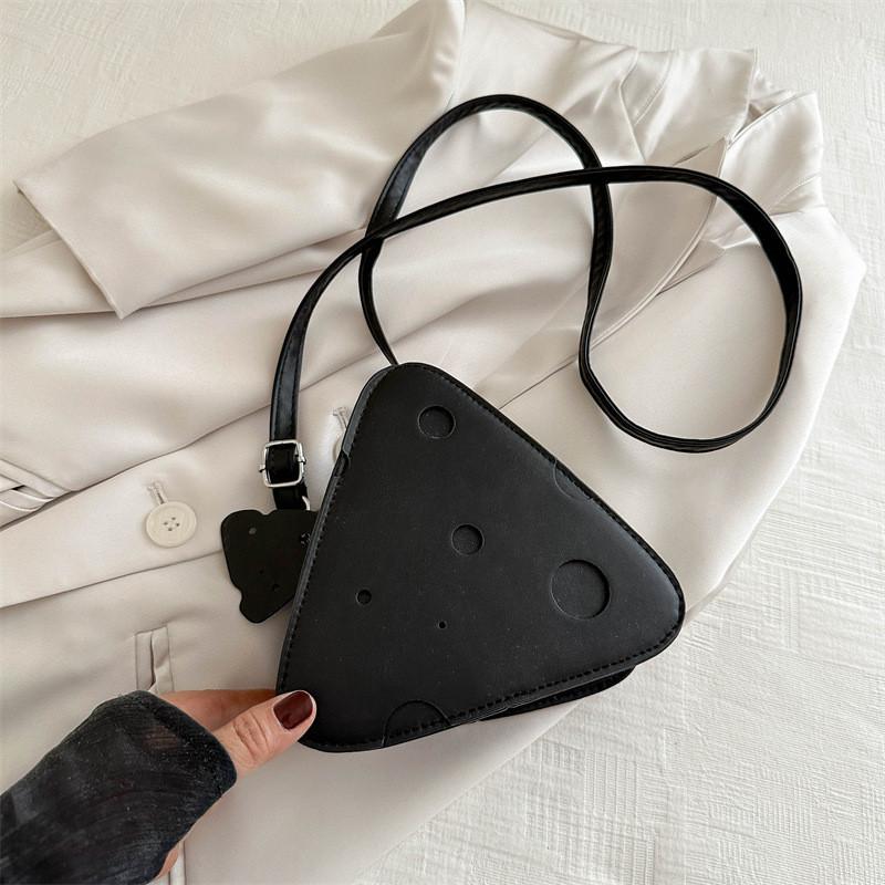 

Stylish And Trendy Pu Leather Shoulder Bag For Girls With Cute Design And Zipper Closure