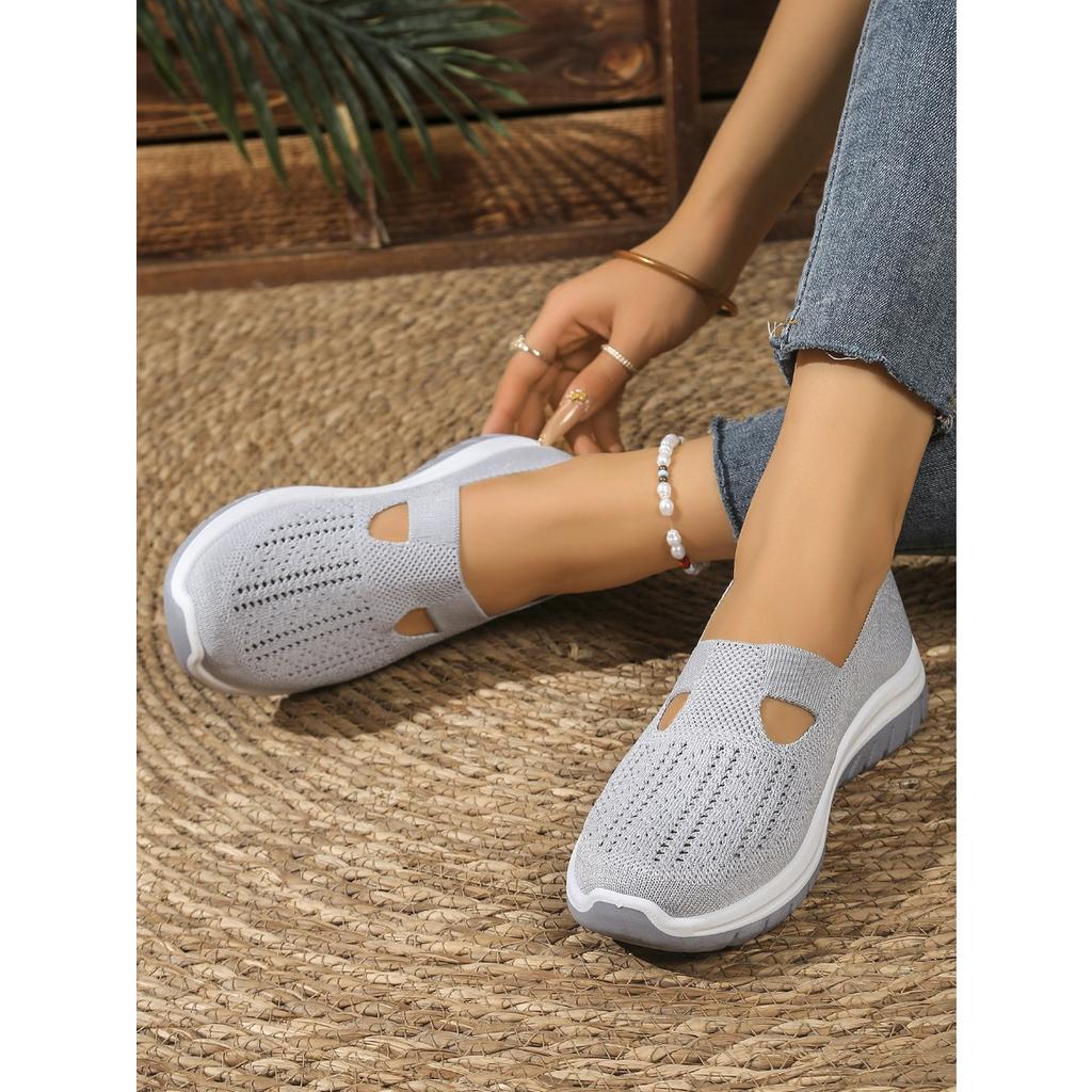 Modische und bequeme lässige Einzelschuhe in Übergröße mit atmungsaktiven, fly-gewebten Mesh-Schuhen mit Aushöhlungen, Ein-Fuß-Schuhe