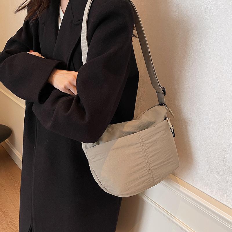 Canvas Bag Women's Large Capacity Commuter Shoulder Bag