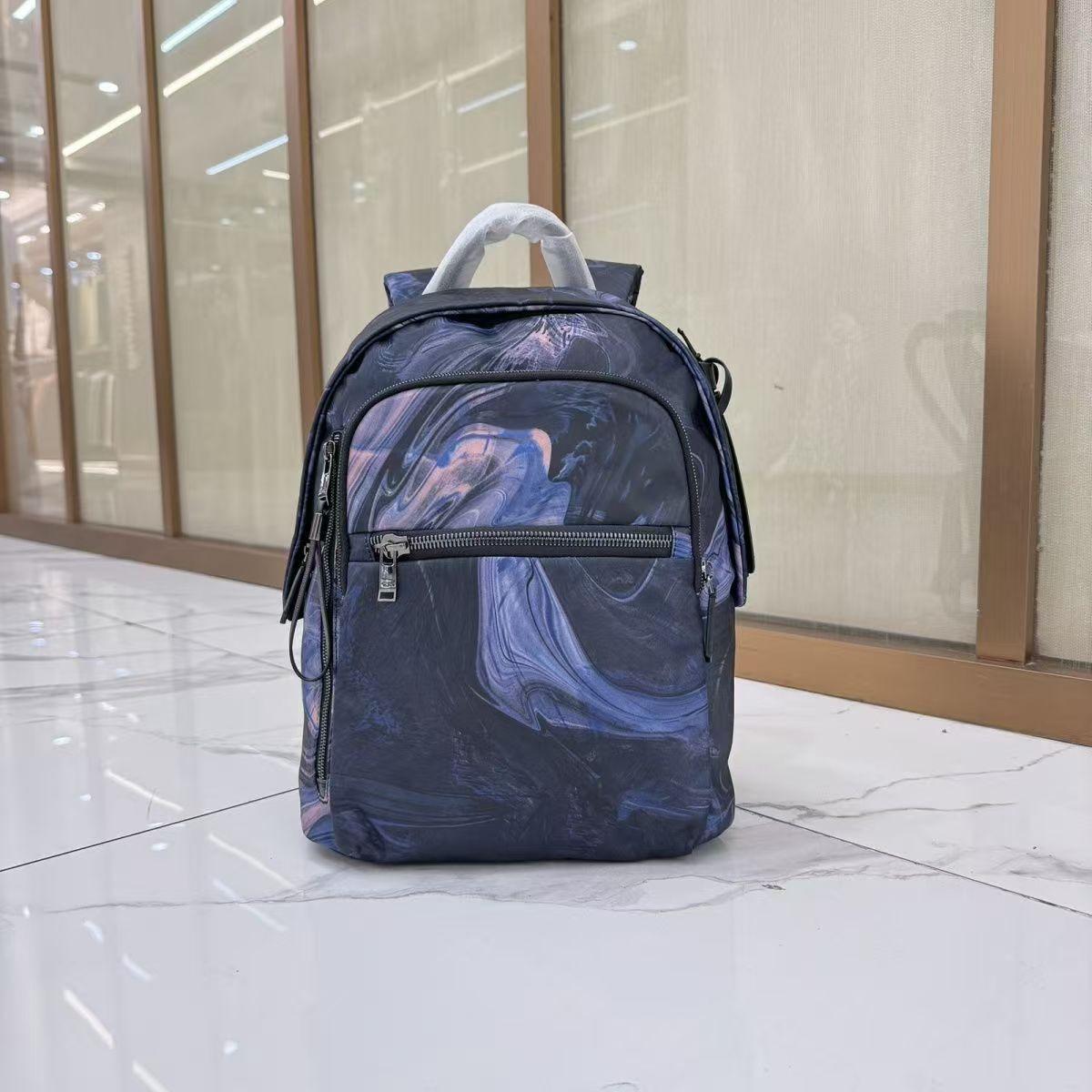 Женский рюкзак Voyageur Commuter из однотонного нейлона