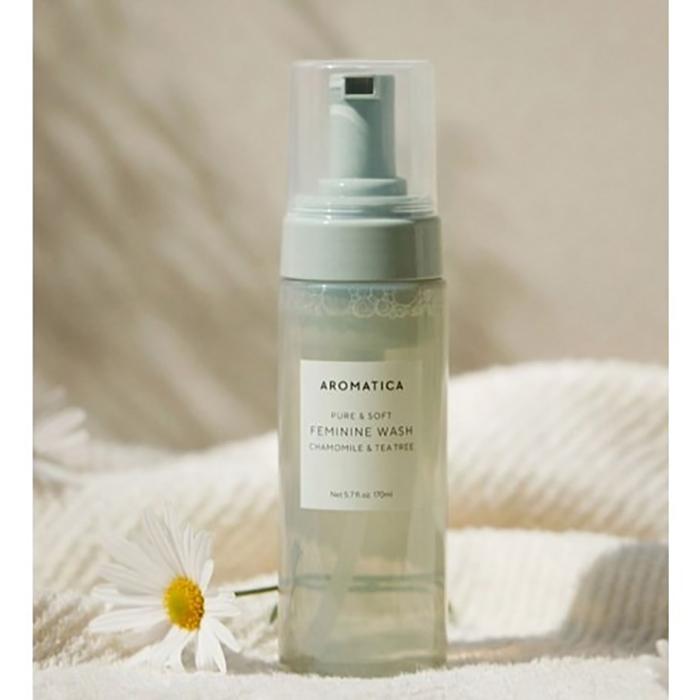 Aromatica Pure & Soft Chamomile & Tea Tree Feminine Wash 170ml – pH Balanced Gentle Cleansing for Delicate Skin, Korean