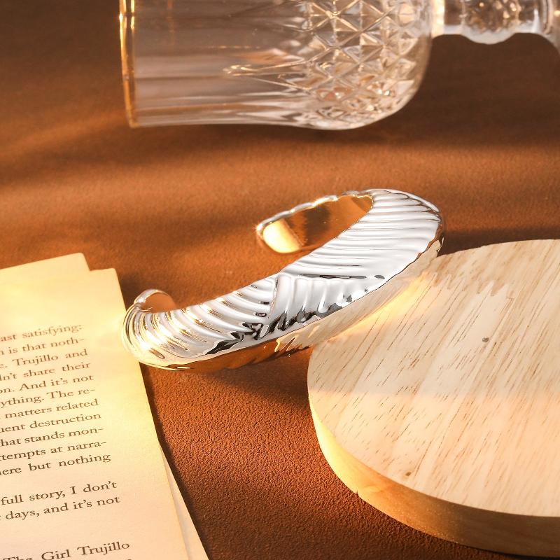 European And American Style Electroplated Ccb Open Bracelet High-End Light Luxury Niche Bracelet Personality All-Match Bracelet