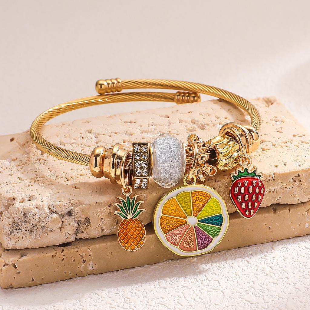 1 Stück Mode-Armband für Damen mit mehreren Elementen, Perlen, Pfirsichherz für Reisen, Date, Bankett, Party, Festival, Dressing, Geschenke