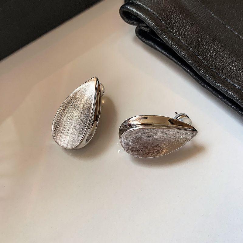 925 Sterling Silver European and American Retro Brushed Gold and Silver Water Drop Metal Stud Earrings for Women, High-End Light Luxury Earrings