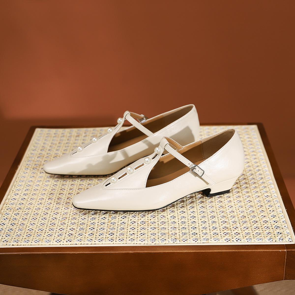 

807-5 Xiaoxiangfeng pearl pointed single shoes new super fashionable personalized pointed middle heel single shoes women s shoes 40