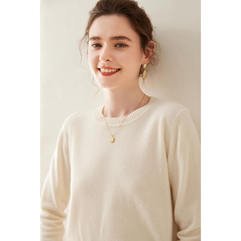 Women's Soft Cashmere Sweater - Warm, Casual Knit, Long Sleeve, Round Neck, Perfect for Autumn/Winter