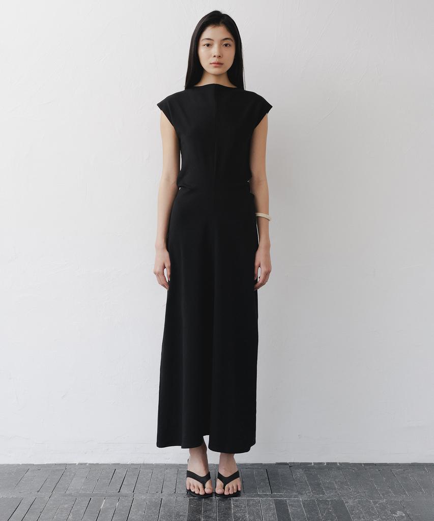 AFTERGLOWOOL Curve Line Maxi Dress-Black