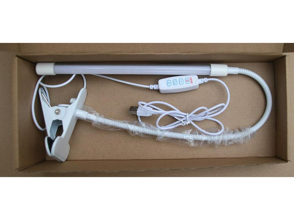 LED Clip-on Desk Lamp with Eye Protection for Dormitories and Bedrooms