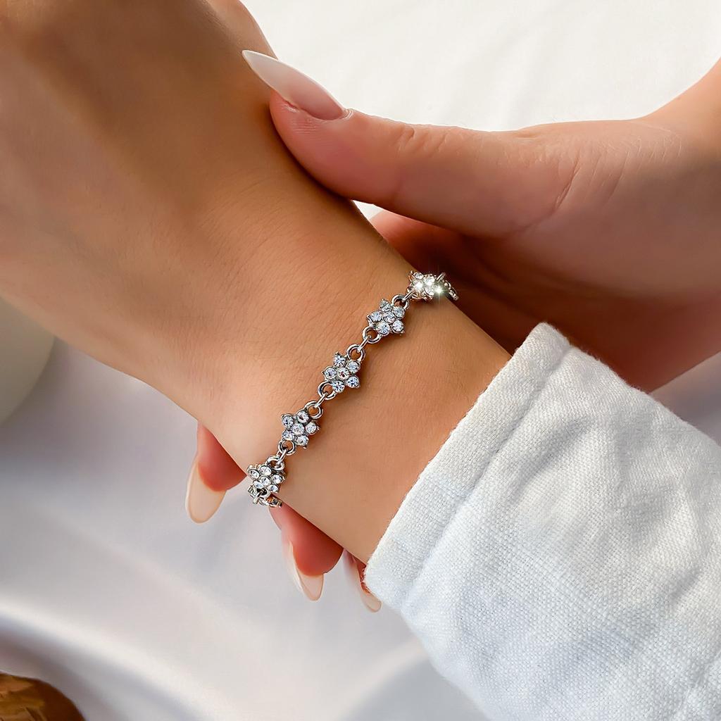 Simple Temperament Diamond-Encrusted Snowflake Bracelet, Personalized Versatile Geometric Star-Shaped Adjustable Jewelry