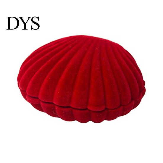 Small Ring Holder Velvet Shell Jewelry Box, Portable Travel Organizer Case, Soft Flannel Storage for Rings Earrings And Necklaces Compact Case