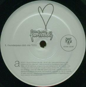 12inch Record WE ARE FAMILY COLLECTIVE - We Are Family (The Heart Remixes) TB23410 Tommy Boy Silve 2001 US Dance & Electronica Used