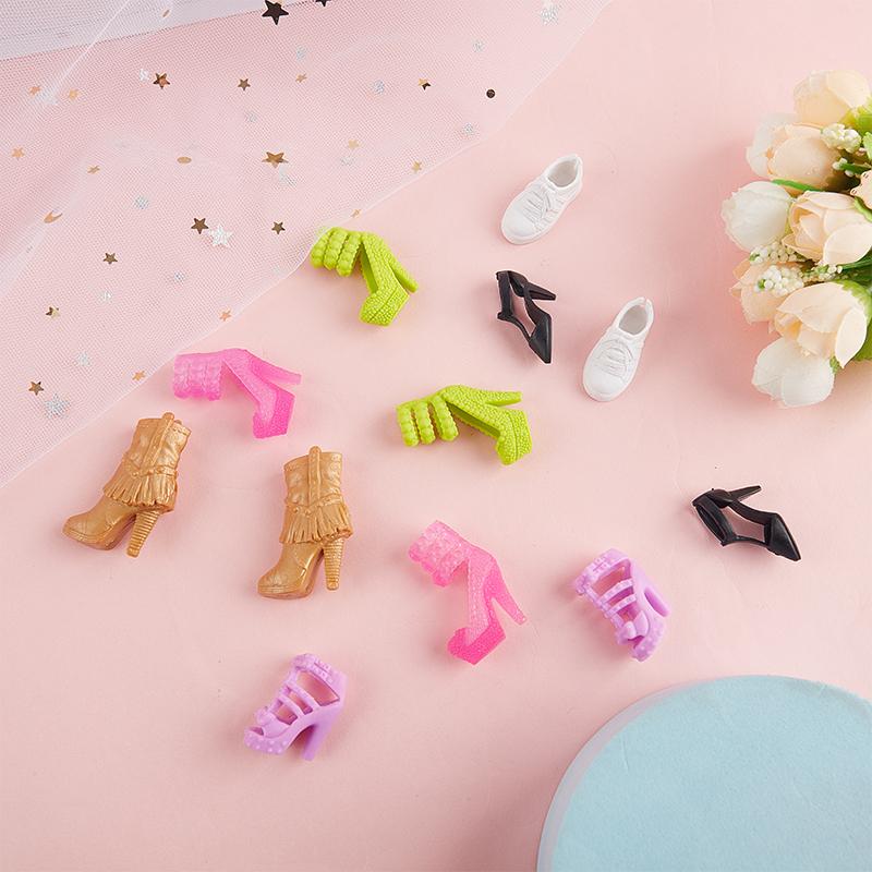 Høyhælte skodukketilbehør Dekor av kreativ simuleringsdukketilbehør