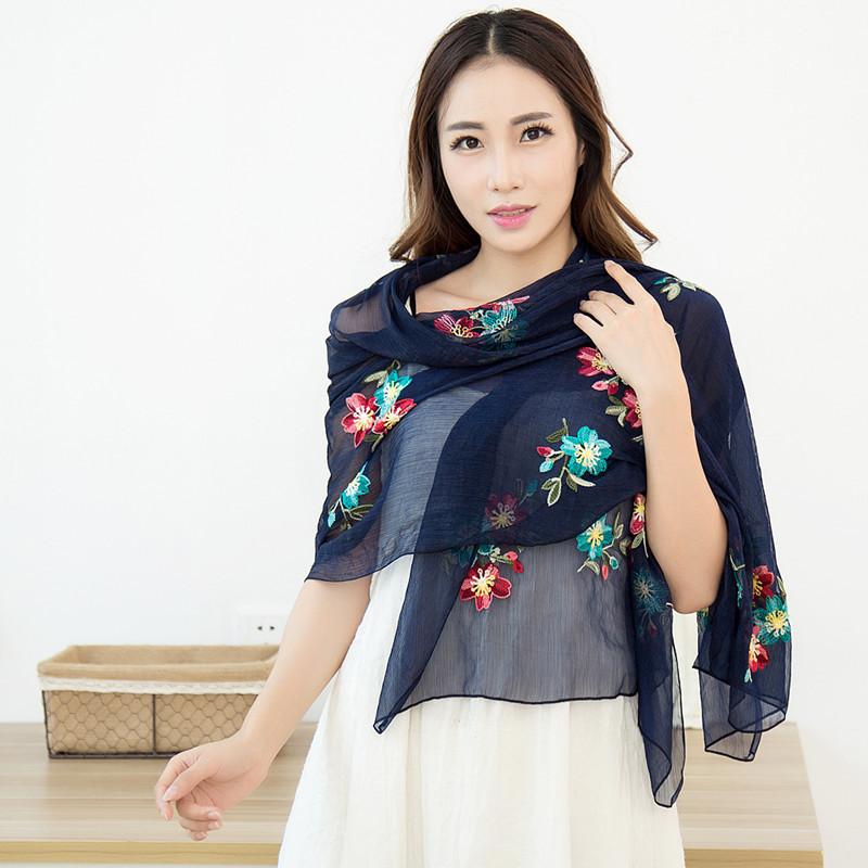 

Корейская версия универсального вышитого шарфа для женщин, вышитый новый шифоновый шарф на весну и осень, газовый шарф, длинный зимний литературный декор 135-175CM