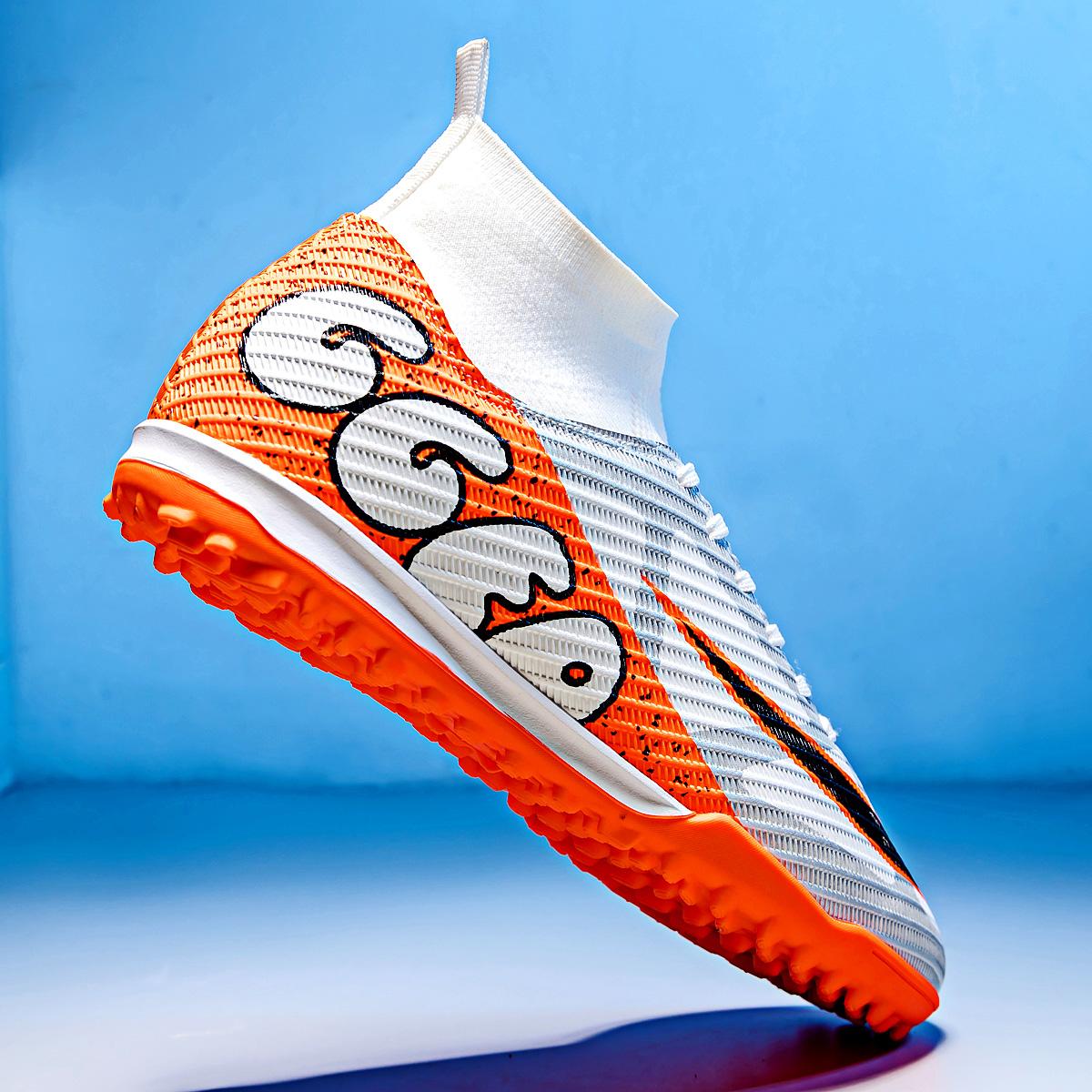 

2025 Fashion Professional outdoor sports football shoes with long nails, broken nails, artificial grass, anti slip crampons foot 45 белый