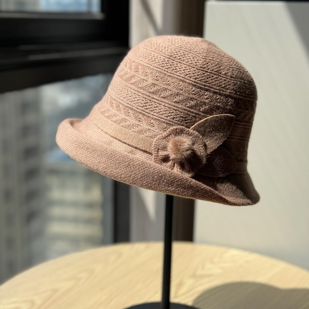 Chapeau de Pêcheur Tricoté Dôme Automne et Hiver Version Coréenne Tendance Décontracté Polyvalent Chapeau Bassin Relevé pour Mère Rend le Visage Plus Petit