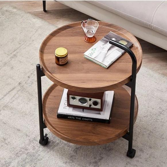 Nordischer Eck-Beistelltisch, beweglicher kleiner Kaffeetisch mit Rollen, Nussbaumfarbe Massivholz Sofa, Ablageregal, kleiner Wagen Beistelltisch