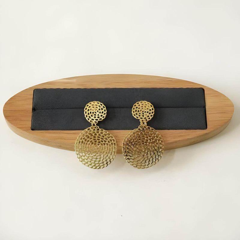 

Modern French Style Retro Exaggerated Metal Double round Hollow Ear Stud Exquisite Elegance Graceful European and American Style Fashion Earrings A Pair of Gold Earrings